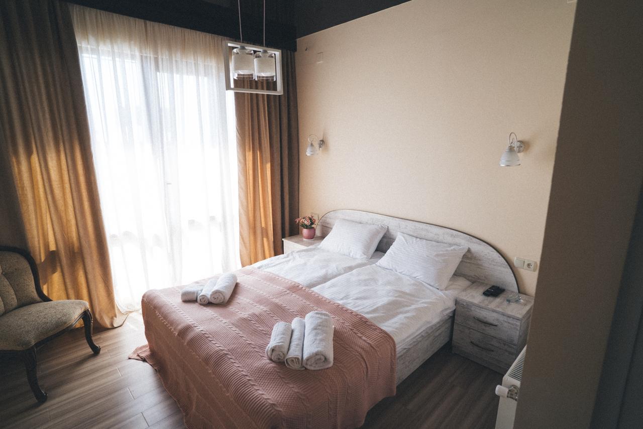 Lazika Hotel Zugdidi ภายนอก รูปภาพ