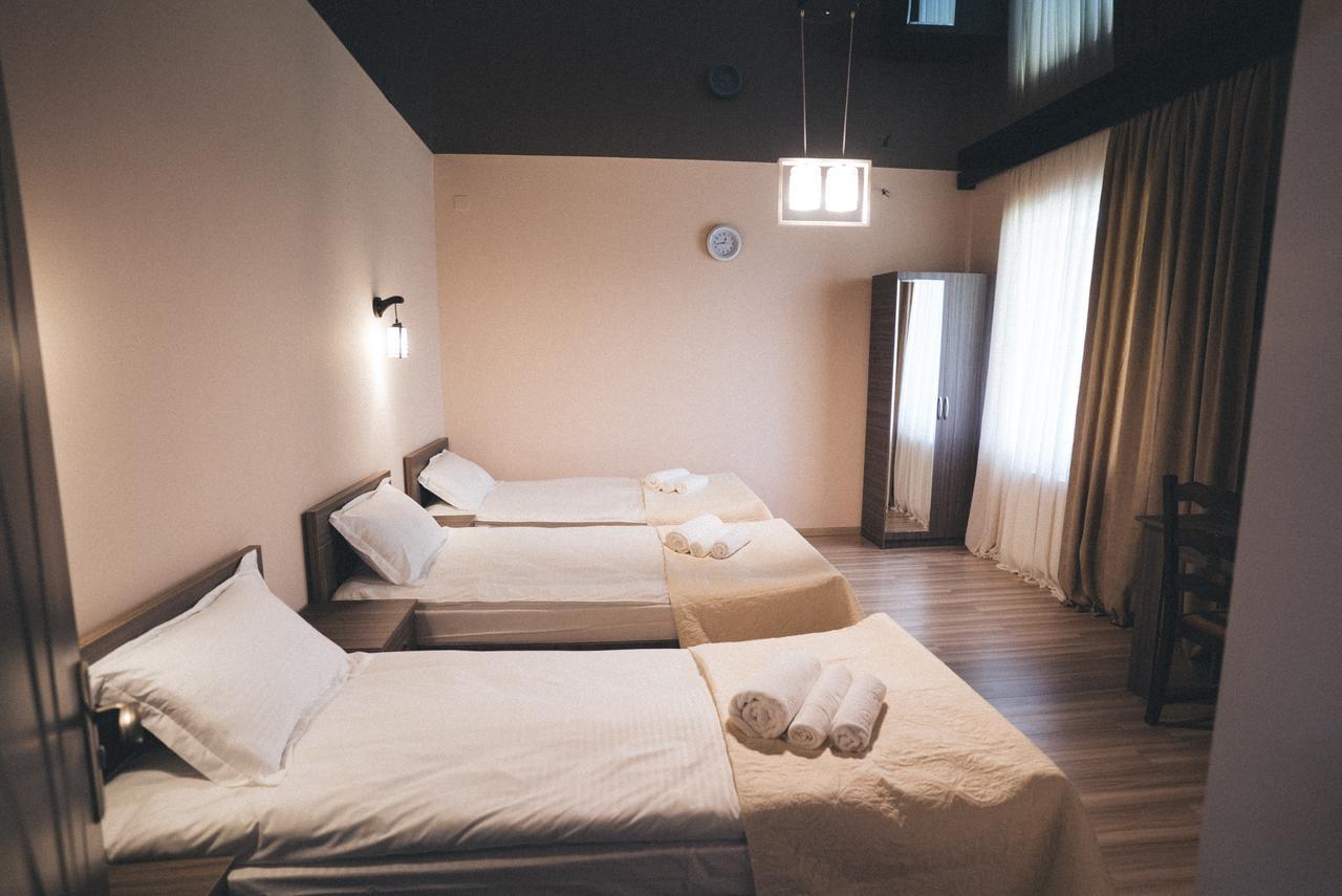 Lazika Hotel Zugdidi ภายนอก รูปภาพ