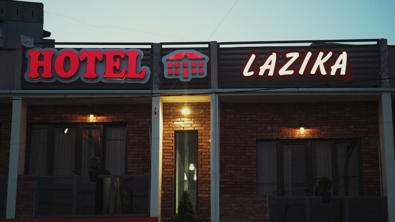 Lazika Hotel Zugdidi ภายนอก รูปภาพ